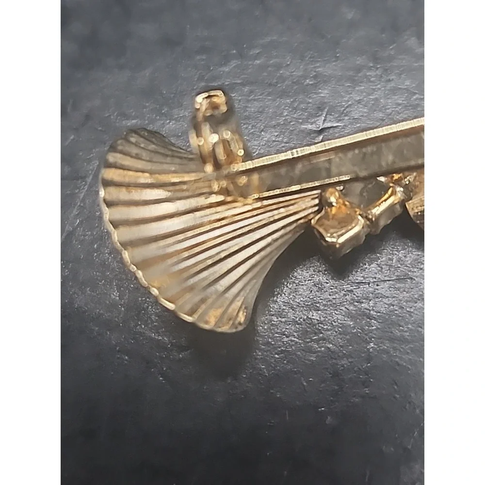 Vintage‎ Retro Double Fan/Ribbon Brooch Goldtone W/Rhinestones 1.25